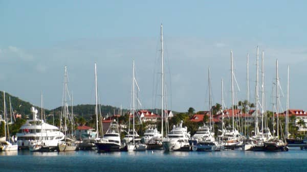 stmaarten-02-600x337